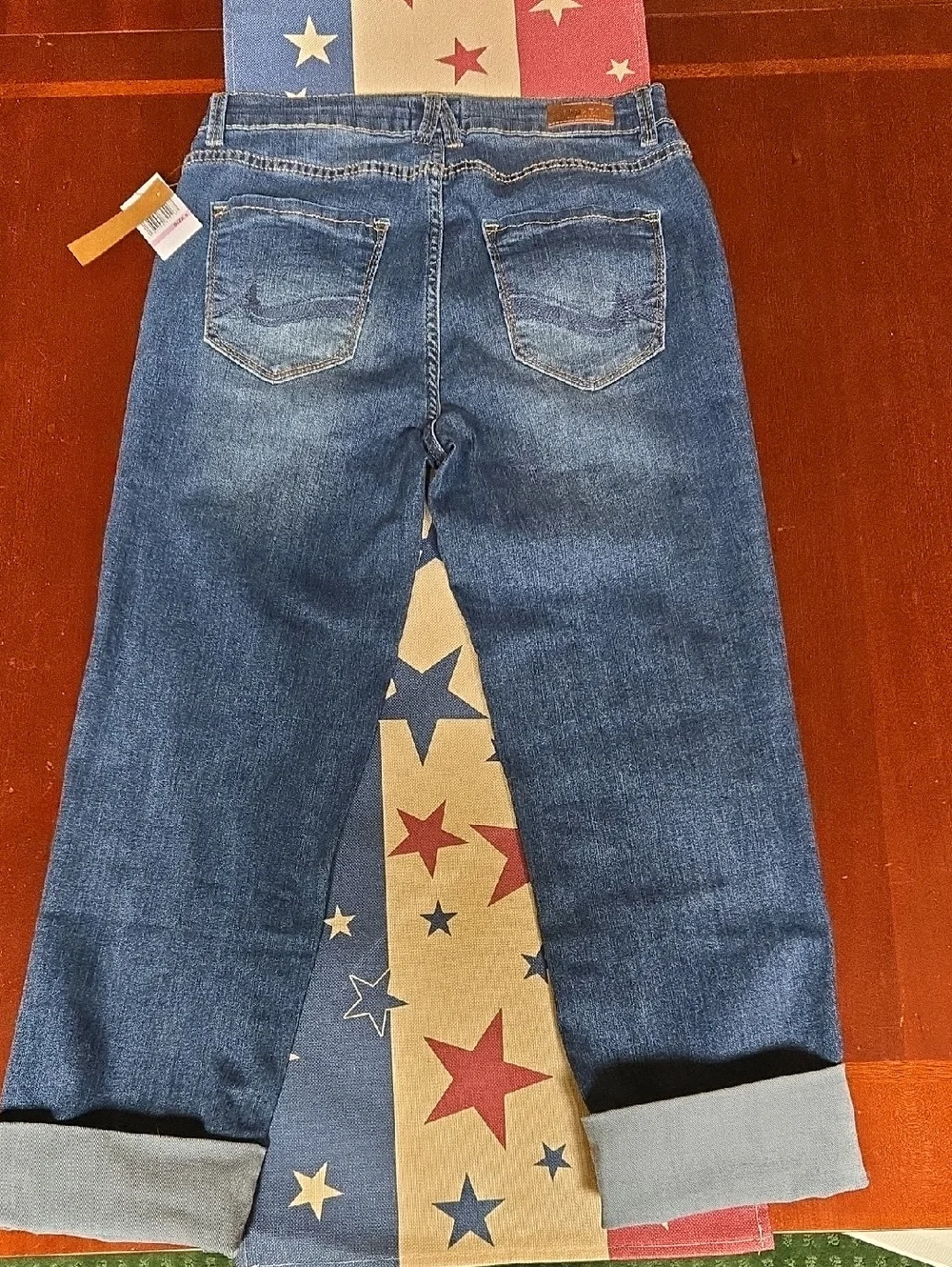 Angel's Forever Young Women's Signature Crop Jeans - Picture 2 of 12